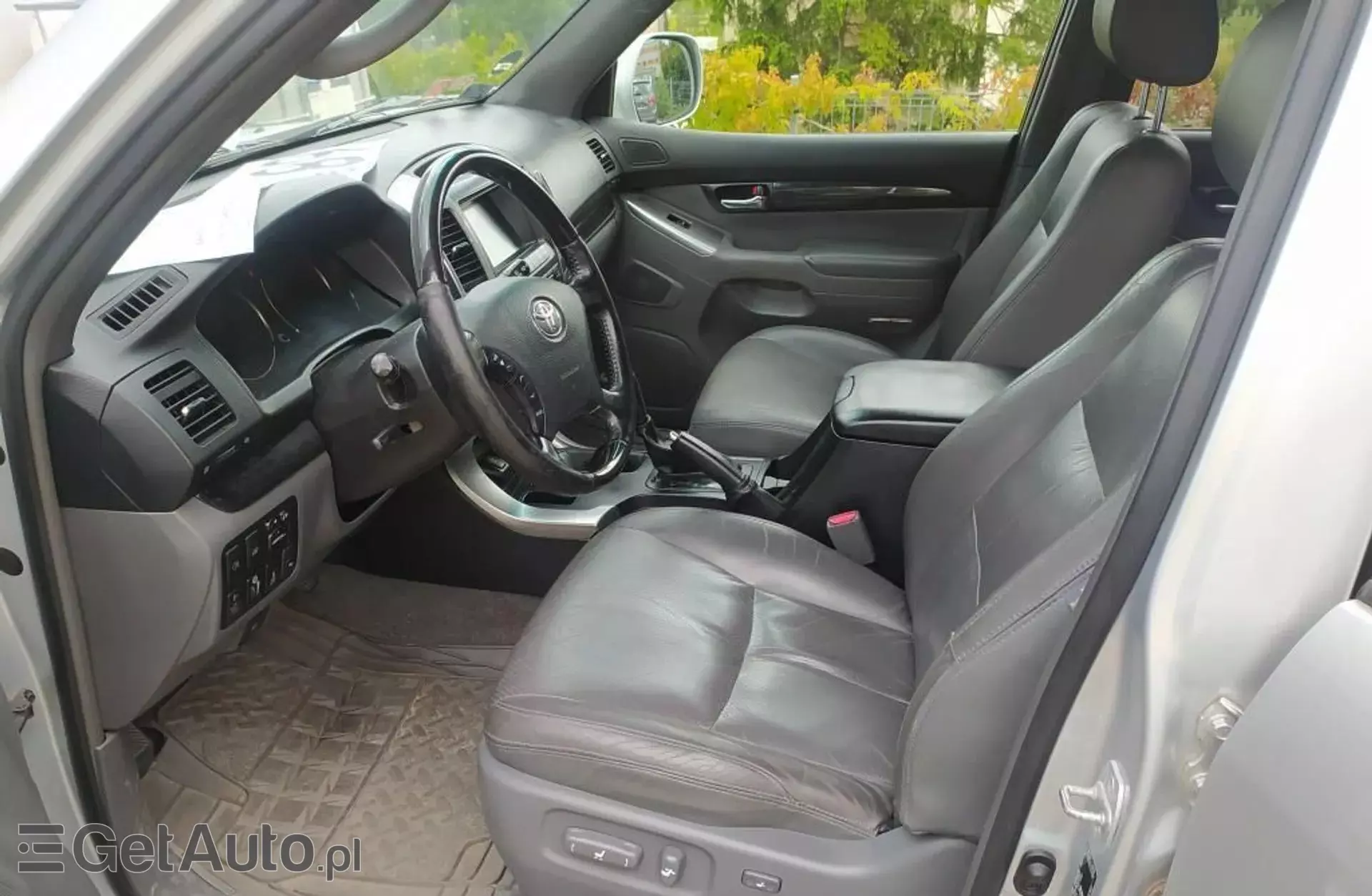 TOYOTA Land Cruiser 3.0 D-4D (5 dr) (173 KM) 120