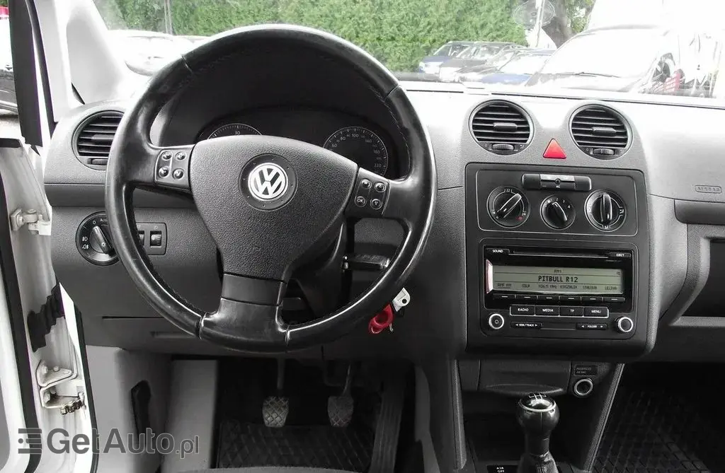 VOLKSWAGEN Caddy 