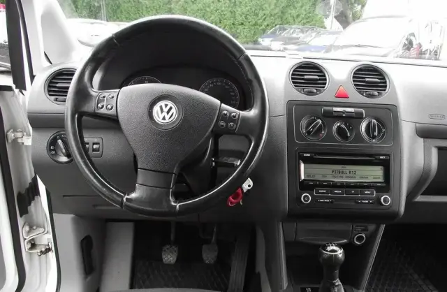 VOLKSWAGEN Caddy 