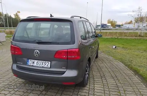 VOLKSWAGEN Touran 