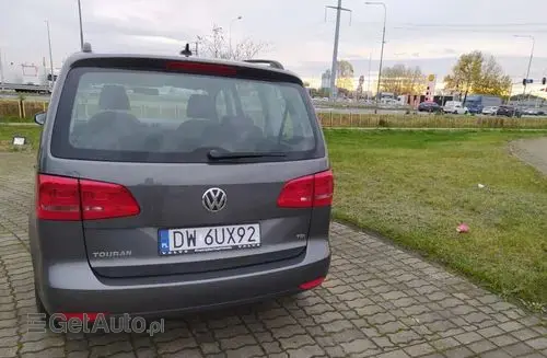 VOLKSWAGEN Touran 