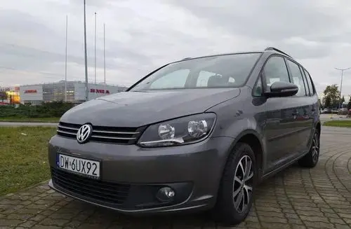 VOLKSWAGEN Touran 