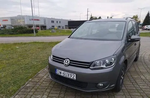 VOLKSWAGEN Touran 