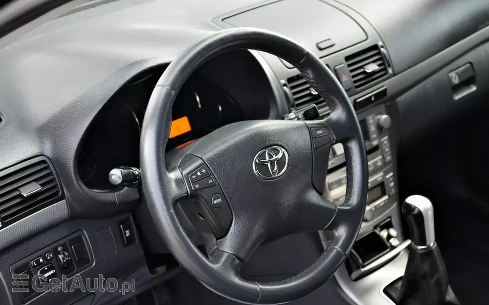 TOYOTA Avensis 