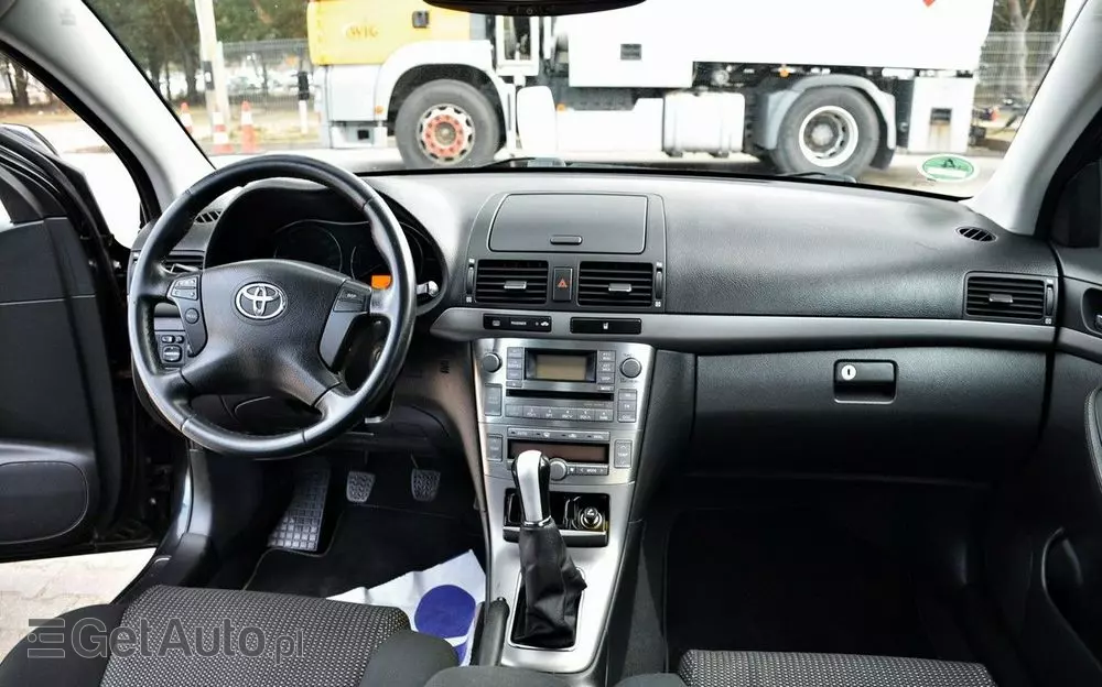 TOYOTA Avensis 
