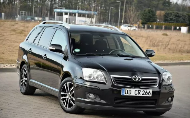 TOYOTA Avensis 