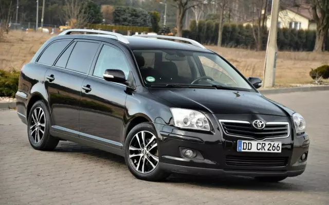 TOYOTA Avensis 