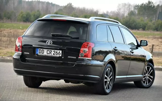 TOYOTA Avensis 