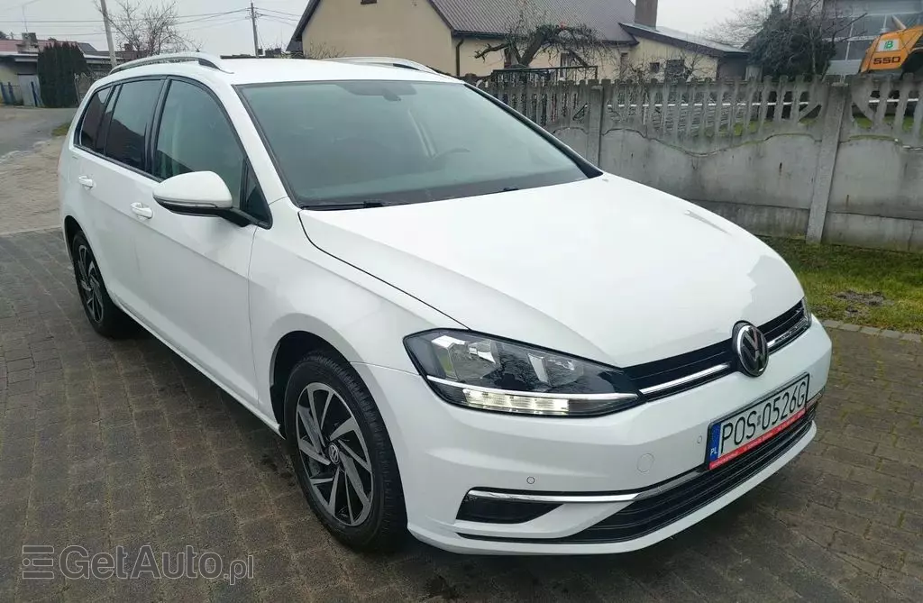 VOLKSWAGEN Golf 
