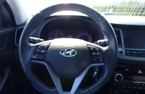 HYUNDAI Tucson 