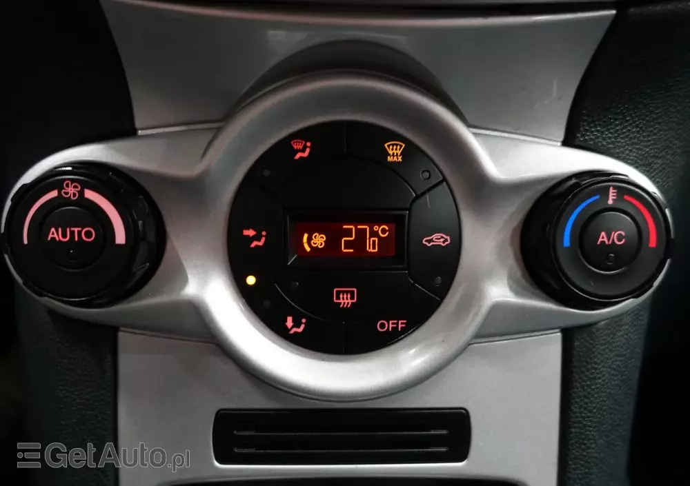 FORD Fiesta 1.4 TDCi Titanium