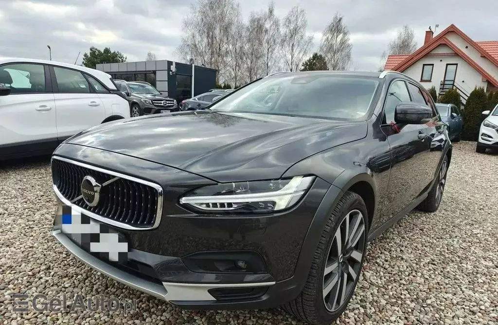 VOLVO V90 Cross Country 