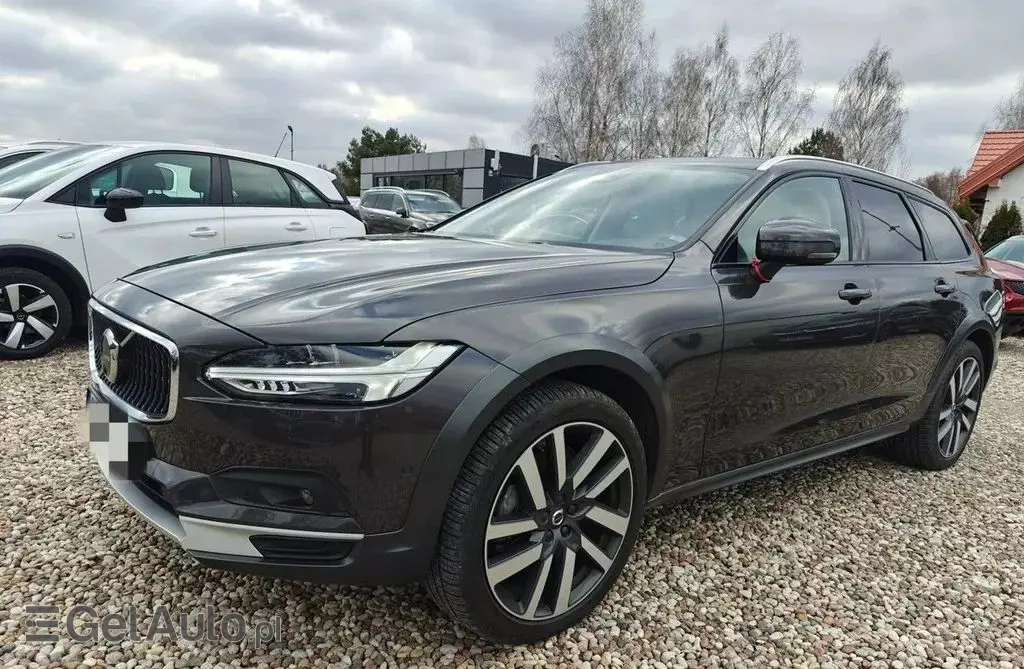 VOLVO V90 Cross Country 