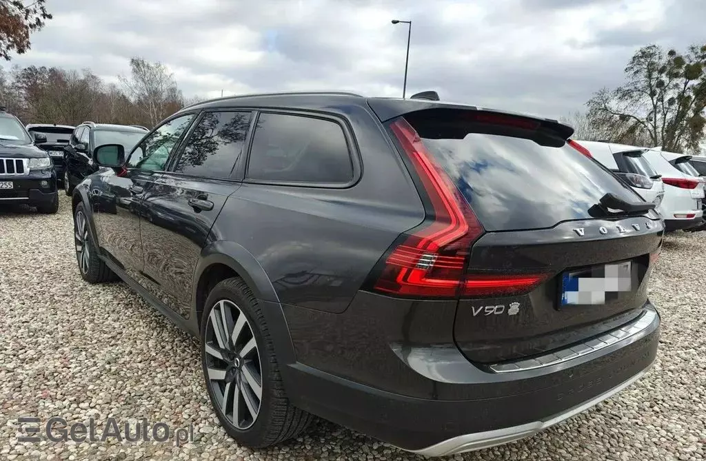 VOLVO V90 Cross Country 