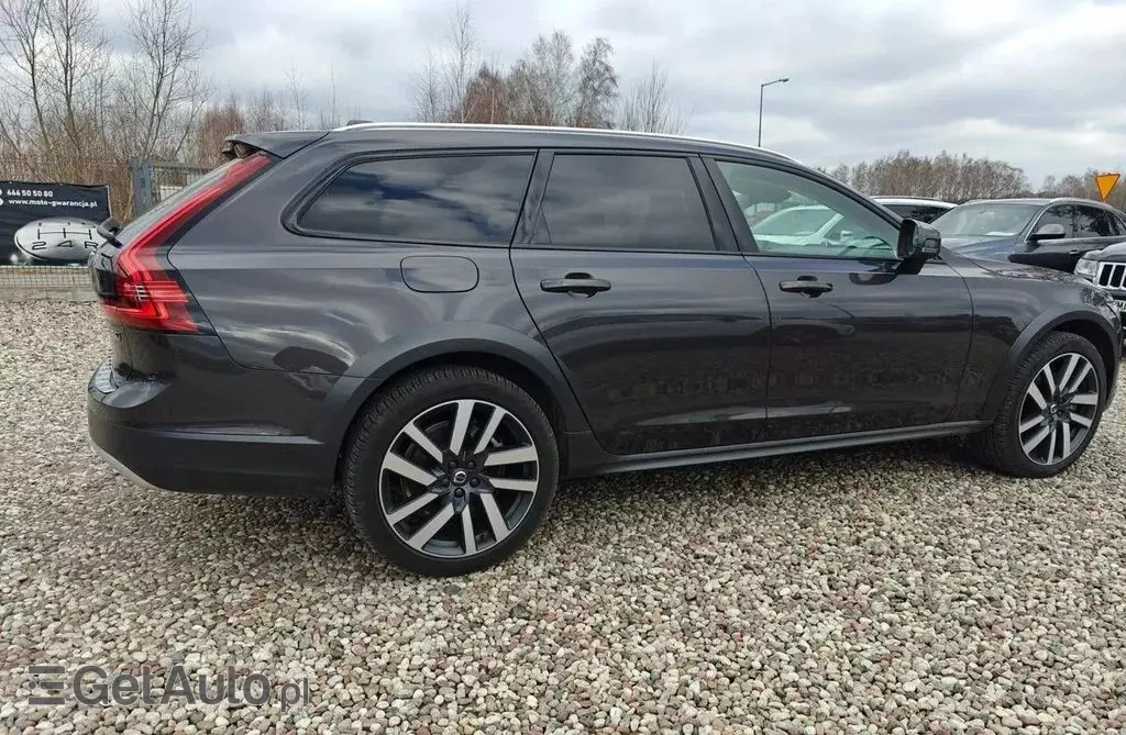 VOLVO V90 Cross Country 