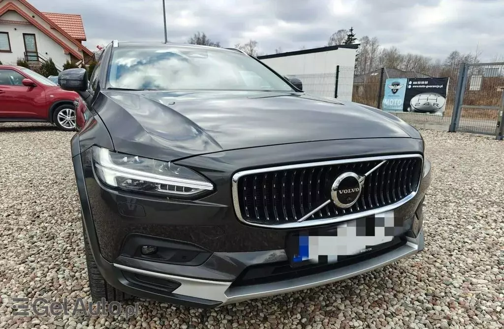 VOLVO V90 Cross Country 