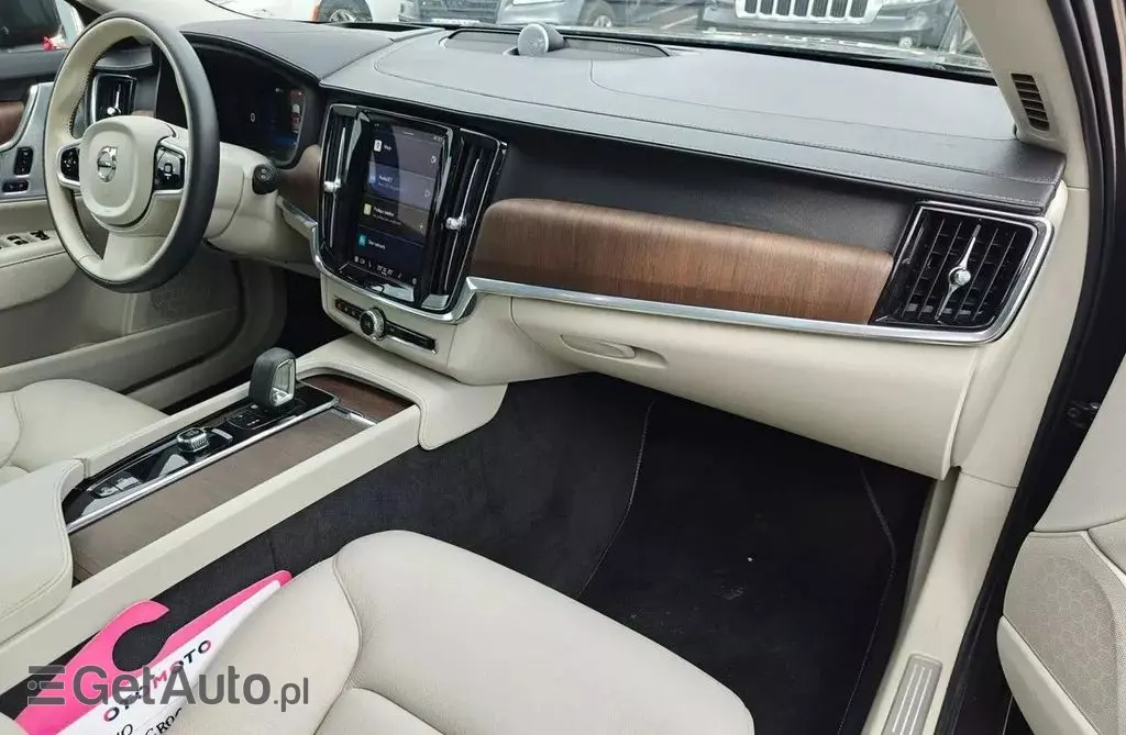 VOLVO V90 Cross Country 