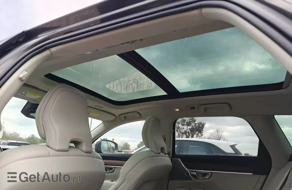 VOLVO V90 Cross Country 