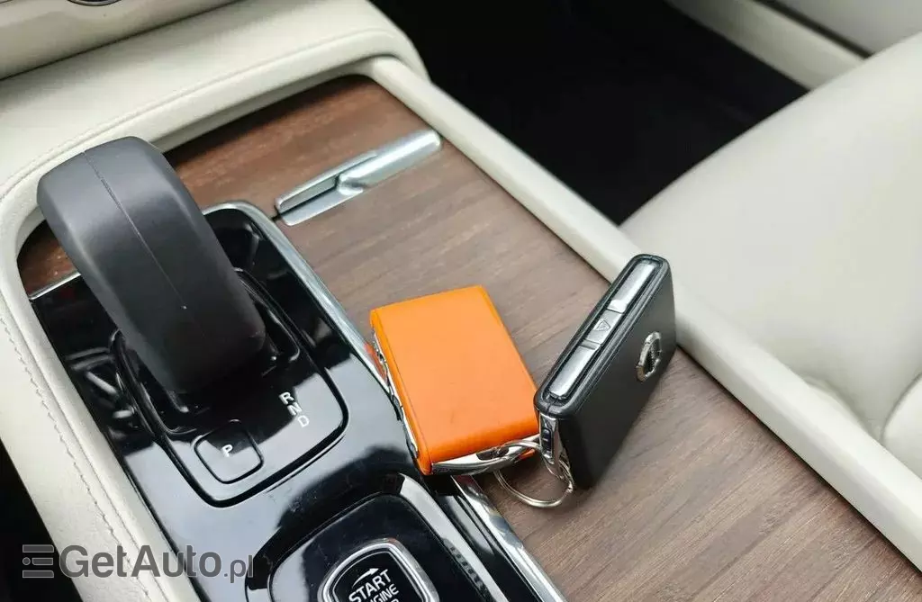 VOLVO V90 Cross Country 