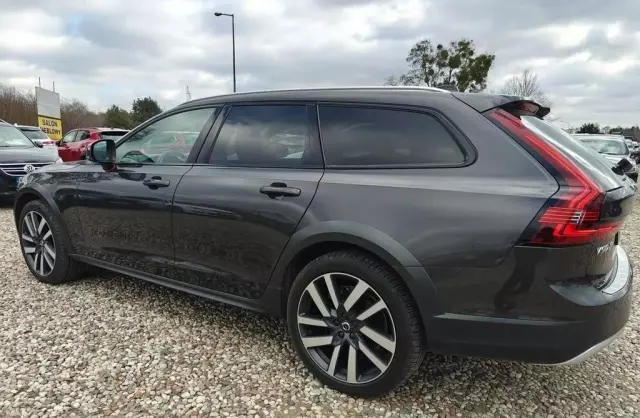VOLVO V90 Cross Country 