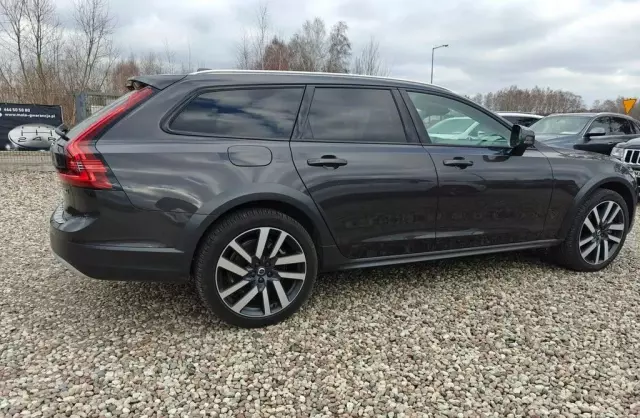 VOLVO V90 Cross Country 
