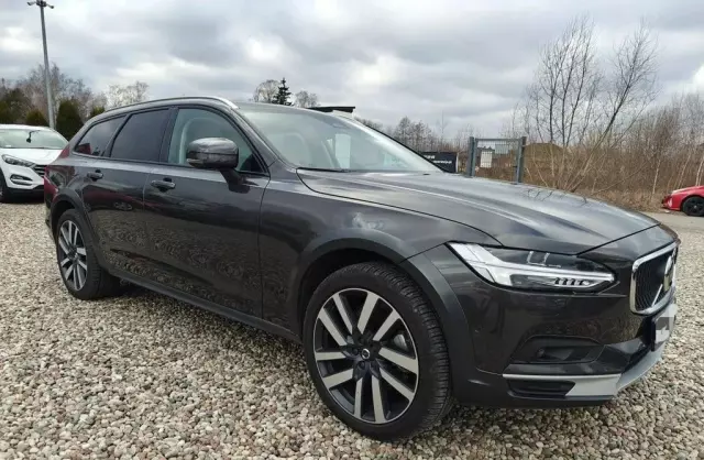 VOLVO V90 Cross Country 