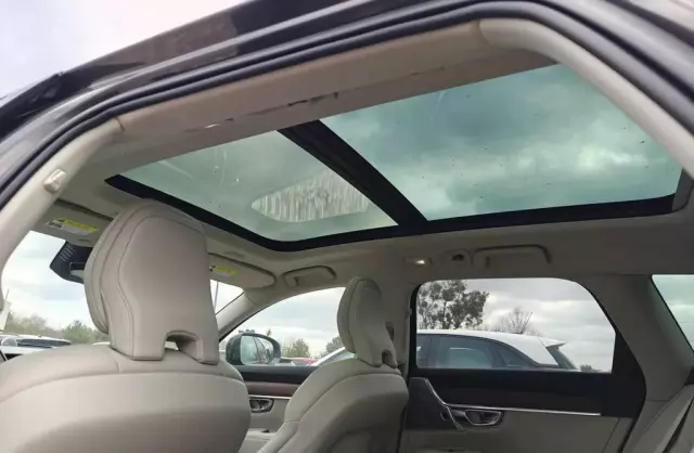 VOLVO V90 Cross Country 