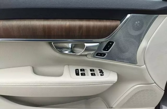 VOLVO V90 Cross Country 