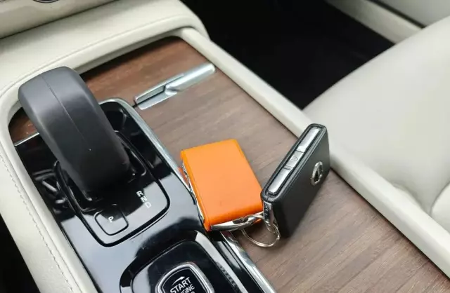 VOLVO V90 Cross Country 