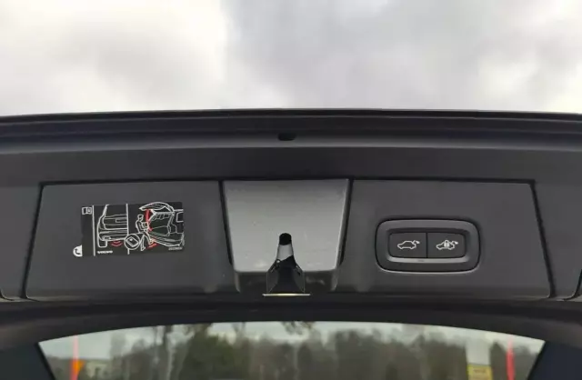 VOLVO V90 Cross Country 