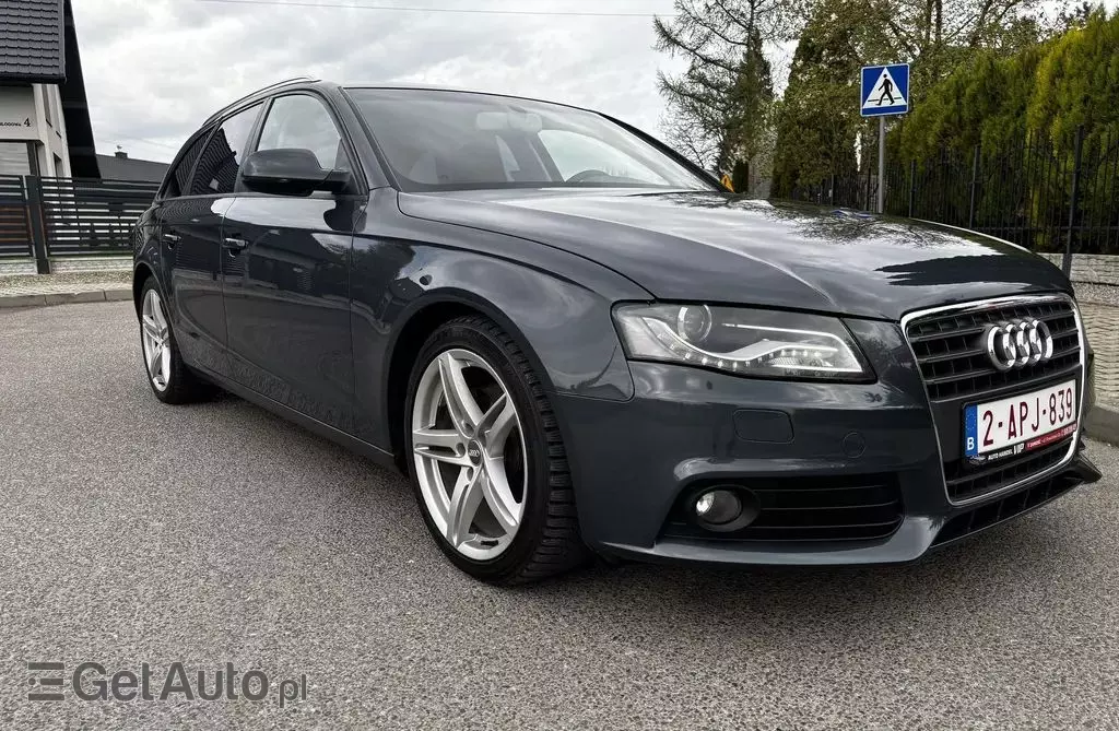 AUDI A4 