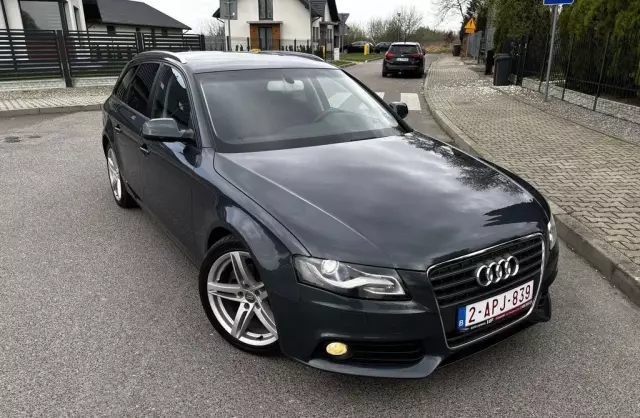 AUDI A4 