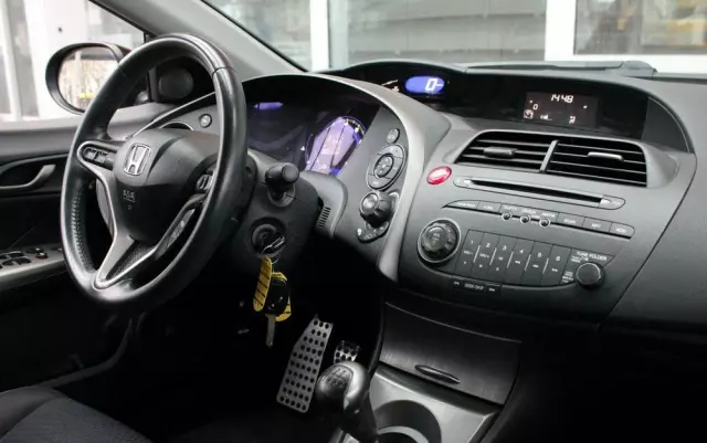 HONDA Civic 1.8 Sport