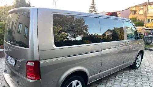 VOLKSWAGEN Multivan 