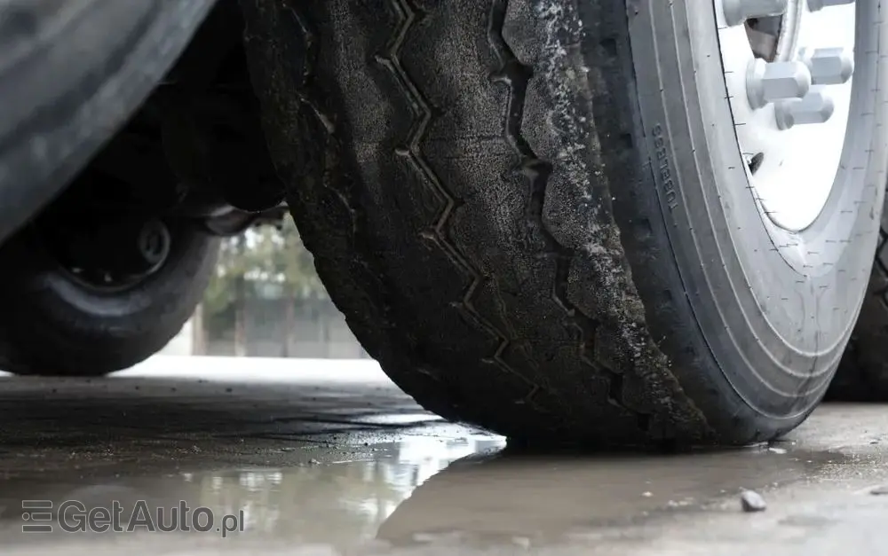 STAS WYWROTKA / S300CX / 44m3 / Z NADSTAWKAMI 52 m3 / ALUMINIOWA / OSIE MERCEDES / OŚ PODNOSZONA / KLAPO-DRZWI / ALUMINIOWE FELGI 