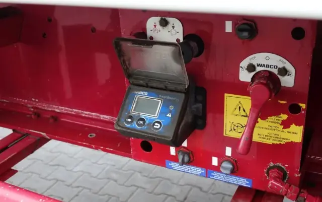 STAS WYWROTKA / S300CX / 44m3 / Z NADSTAWKAMI 52 m3 / ALUMINIOWA / OSIE MERCEDES / OŚ PODNOSZONA / KLAPO-DRZWI / ALUMINIOWE FELGI 