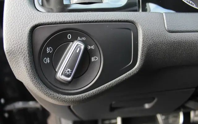 VOLKSWAGEN Golf 1.4 TSI BlueMotion Technology DSG Highline