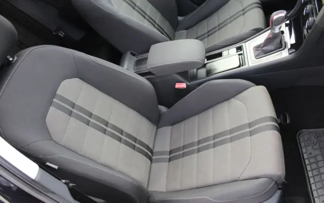 VOLKSWAGEN Golf 1.4 TSI BlueMotion Technology DSG Highline