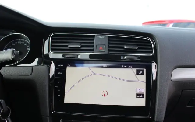 VOLKSWAGEN Golf 1.4 TSI BlueMotion Technology DSG Highline