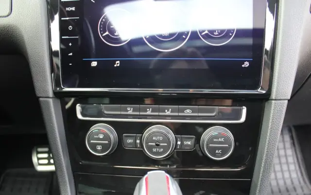 VOLKSWAGEN Golf 1.4 TSI BlueMotion Technology DSG Highline