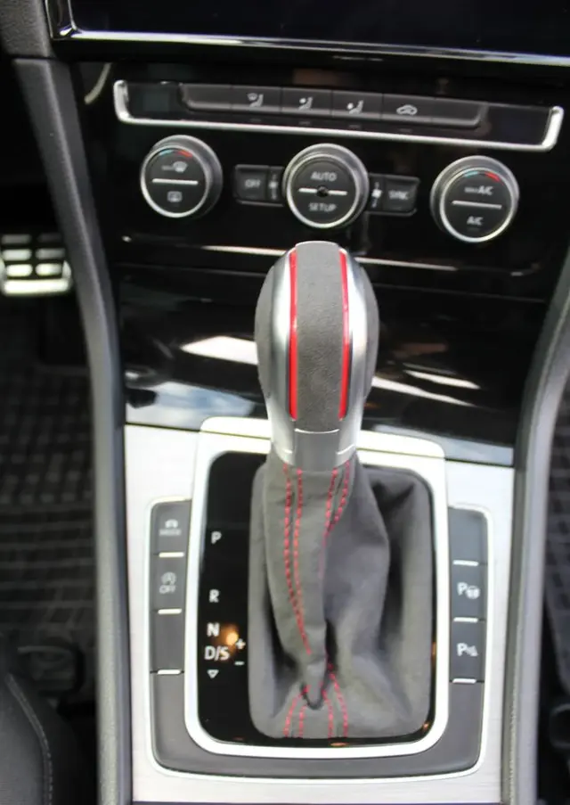 VOLKSWAGEN Golf 1.4 TSI BlueMotion Technology DSG Highline