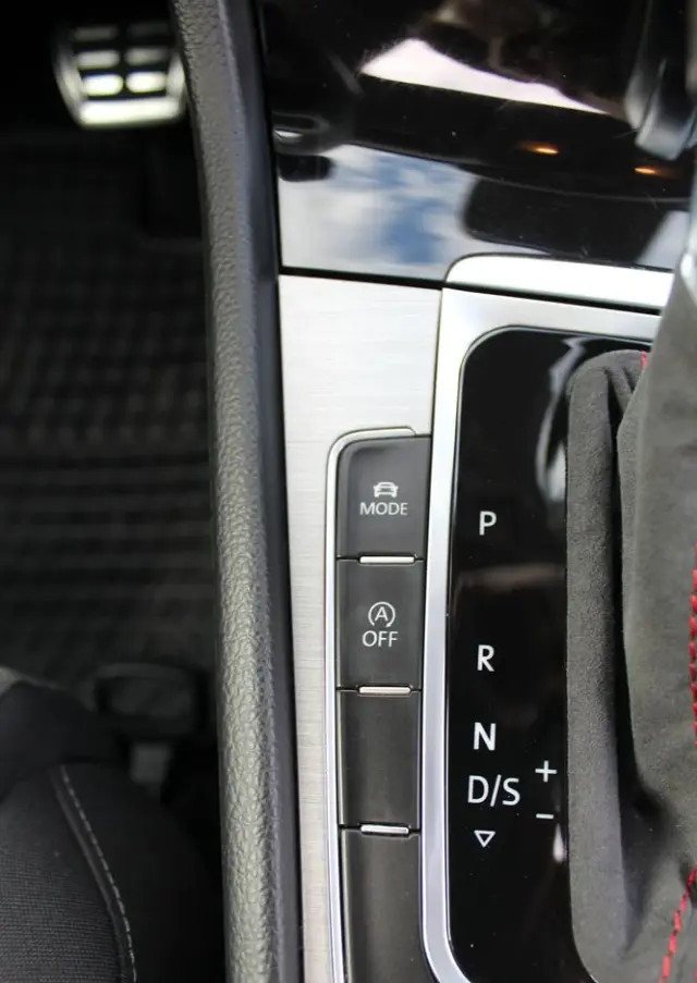 VOLKSWAGEN Golf 1.4 TSI BlueMotion Technology DSG Highline