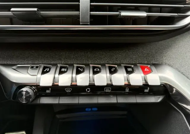 PEUGEOT 3008 1.6 THP Crossway S&S EAT6