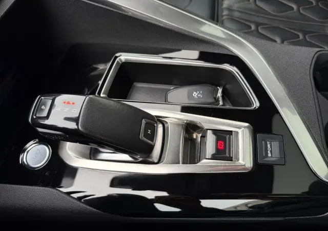 PEUGEOT 3008 1.6 THP Crossway S&S EAT6