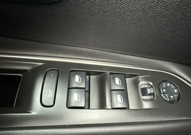 PEUGEOT 3008 1.6 THP Crossway S&S EAT6