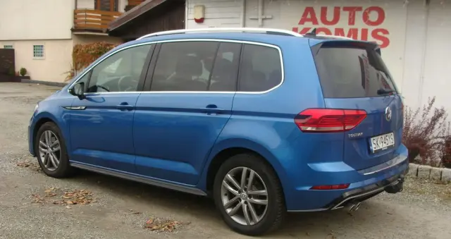 VOLKSWAGEN Touran 