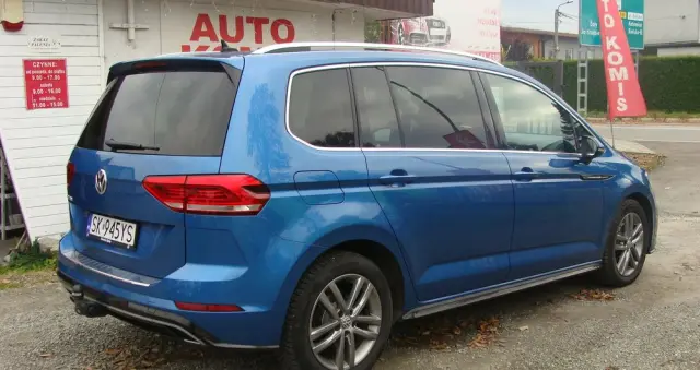 VOLKSWAGEN Touran 