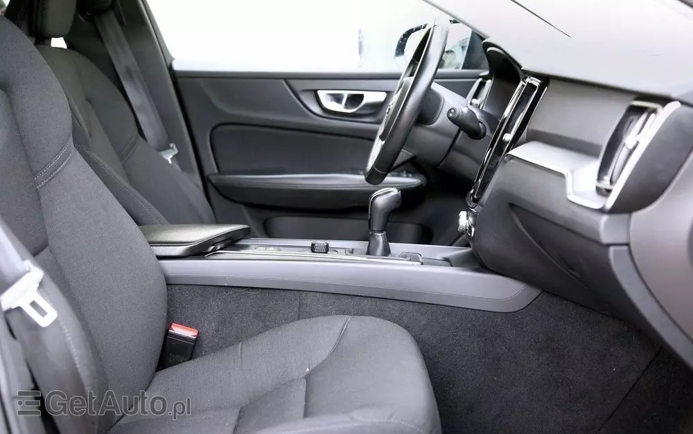 VOLVO V60 D3 Drive-E Momentum