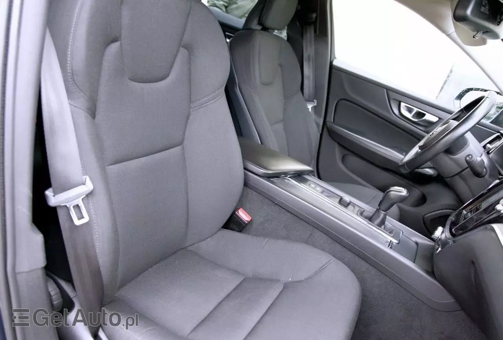 VOLVO V60 D3 Drive-E Momentum