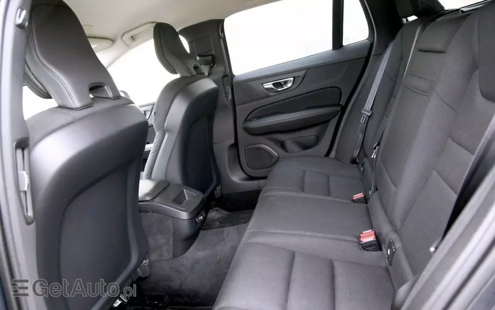 VOLVO V60 D3 Drive-E Momentum